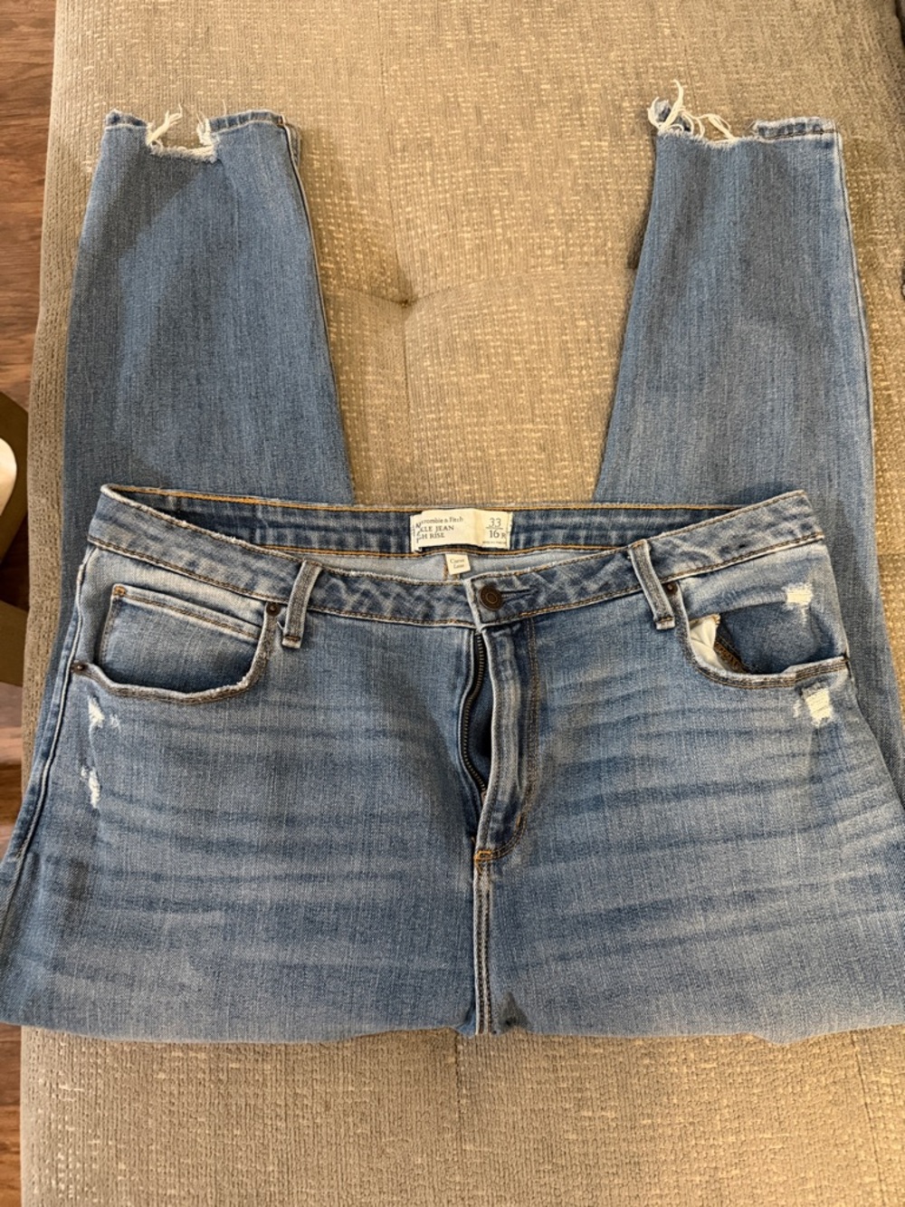 ABERCROMBIE & FITCH Light Blue Distressed Women’s Jeans